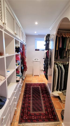 Image No.48-4 Bed Property for sale