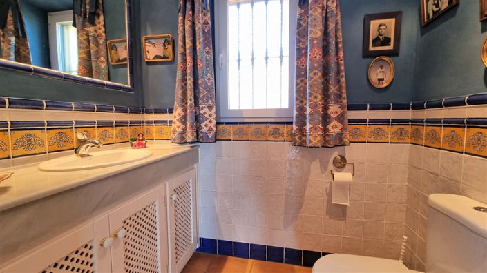 Image No.50-4 Bed Property for sale