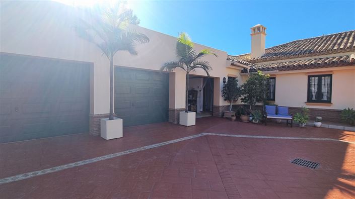 Image No.51-4 Bed Property for sale