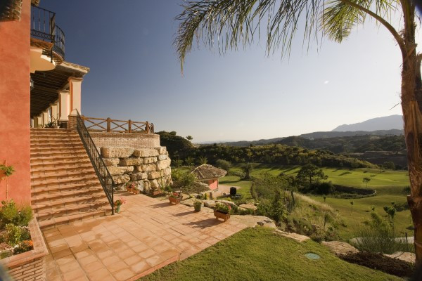 Image No.55-4 Bed Property for sale