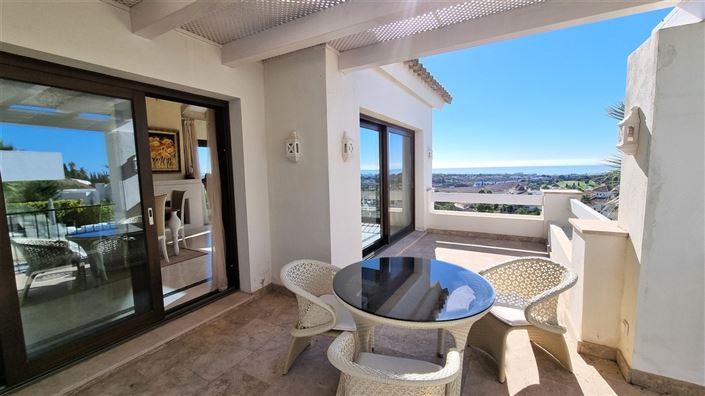 Image No.12-5 Bed Property for sale