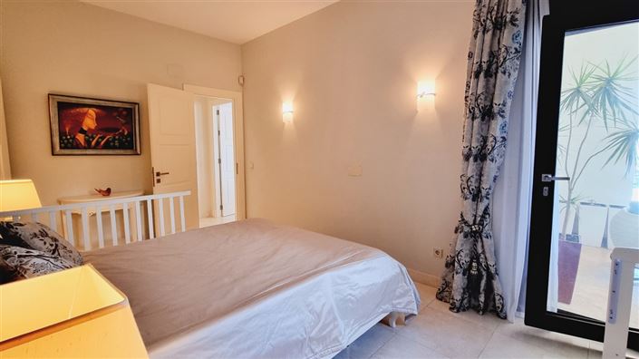 Image No.17-5 Bed Property for sale