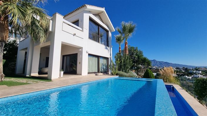 Image No.3-5 Bed Property for sale