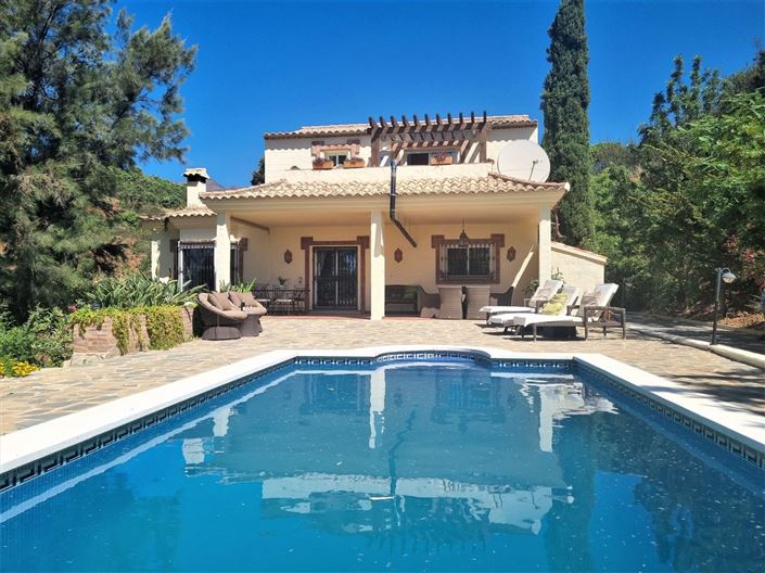 Image No.1-Villa / Détaché de 3 chambres à vendre à Estepona