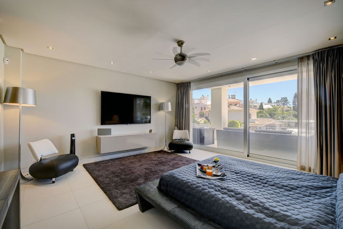 Image No.19-5 Bed Property for sale