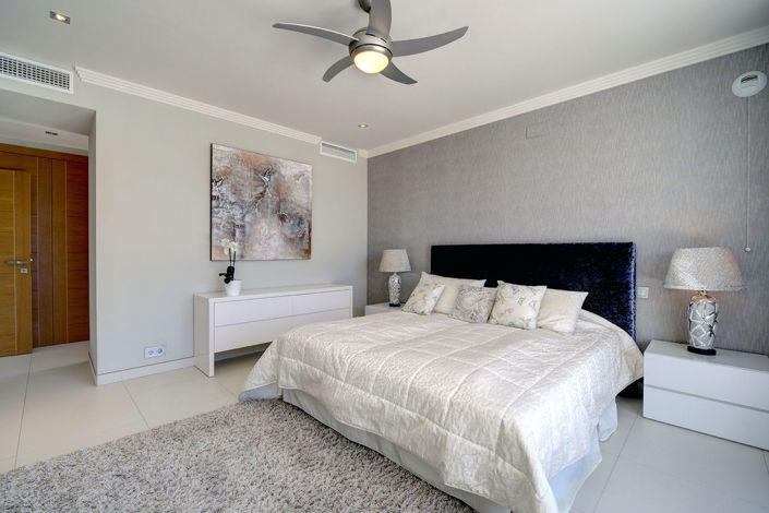 Image No.22-5 Bed Property for sale