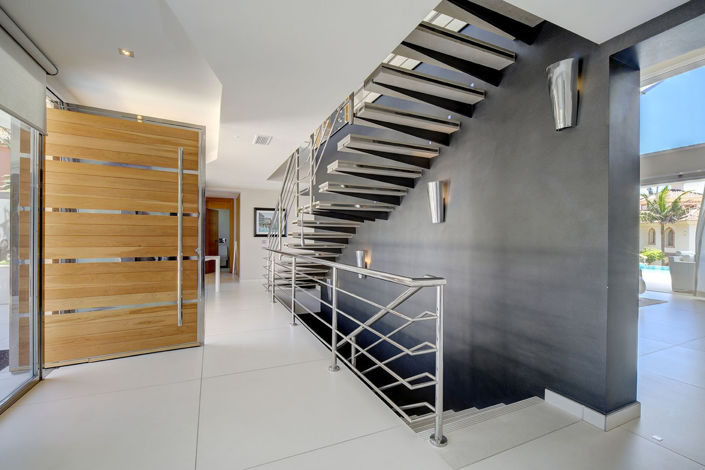 Image No.8-5 Bed Property for sale