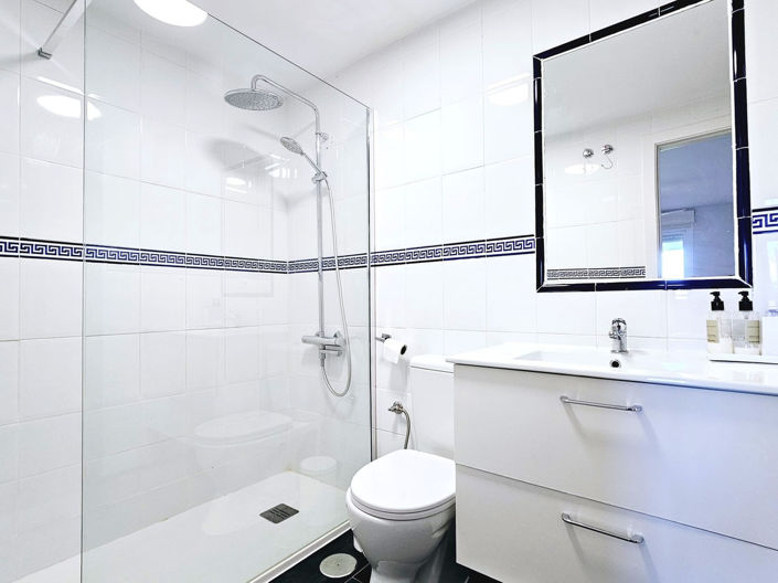 Image No.18-3 Bed Property for sale