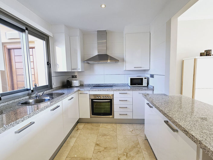 Image No.11-2 Bed Property for sale