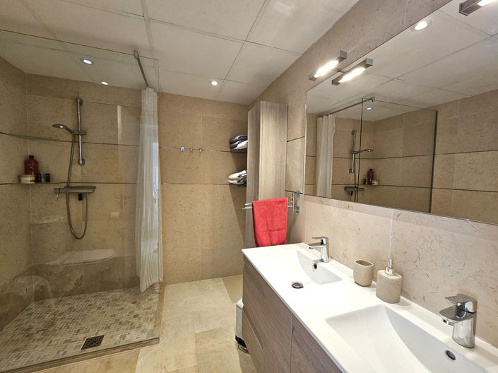 Image No.23-Propriété de 2 chambres à vendre à Selwo