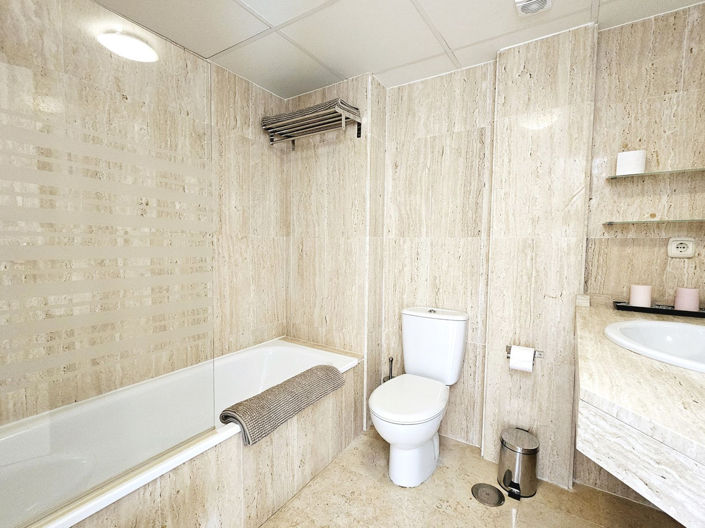 Image No.12-2 Bed Property for sale