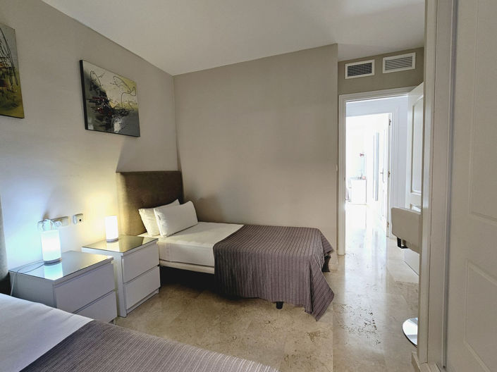 Image No.15-2 Bed Property for sale