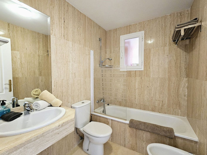 Image No.17-2 Bed Property for sale