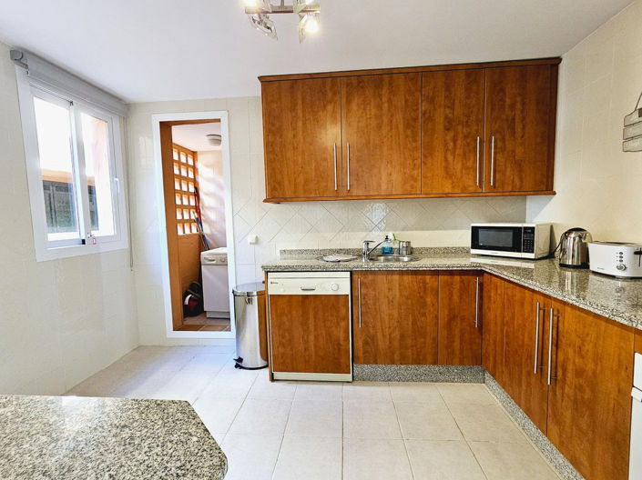 Image No.6-2 Bed Property for sale