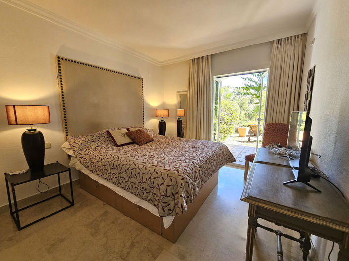 Image No.14-3 Bed Property for sale