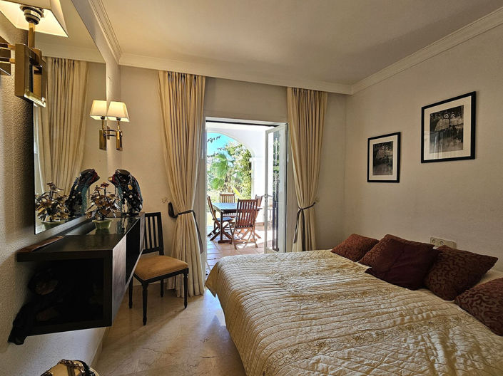 Image No.18-3 Bed Property for sale