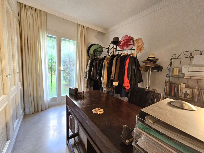 Image No.21-3 Bed Property for sale