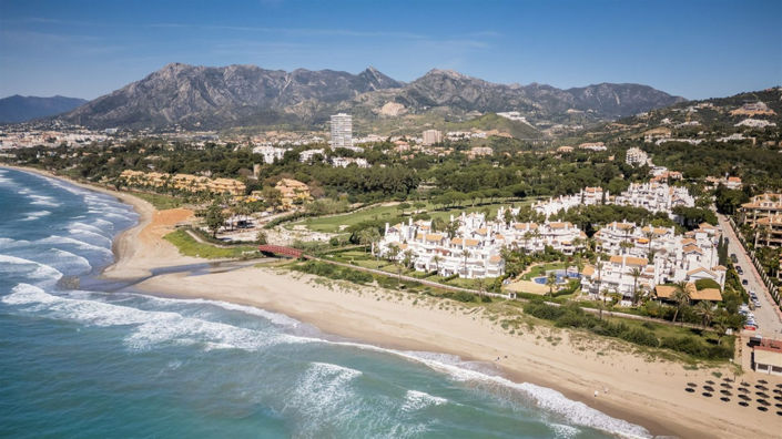 Image No.22-3 Bed Property for sale