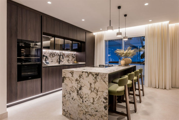 Image No.6-3 Bed Property for sale