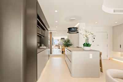 11-20939a0134ad724a8cb2a801094d15a4