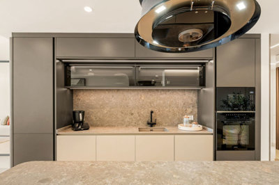 11-20939a0134ad724a8cb2a801094d15a4