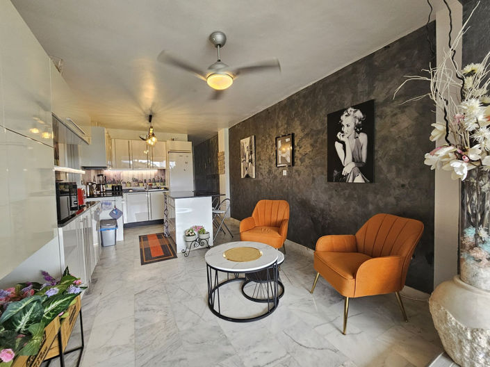 Image No.4-4 Bed Property for sale