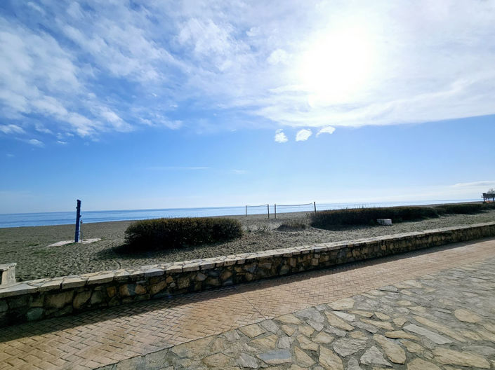 Image No.2-3 Bed Semi-Detached for sale