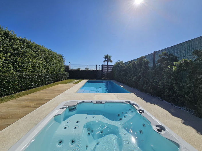 Image No.20-4 Bed Property for sale