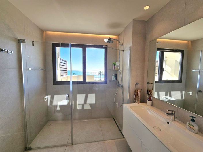Image No.27-4 Bed Property for sale