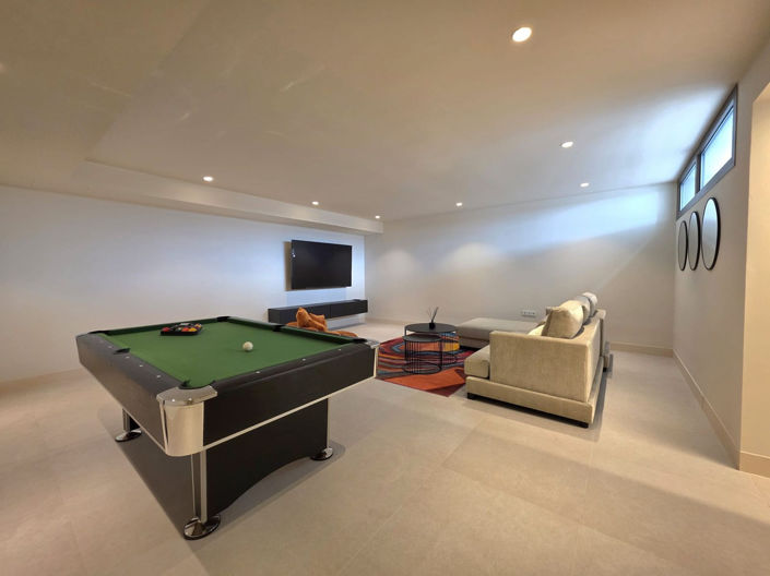 Image No.28-4 Bed Property for sale
