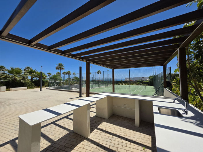 Image No.43-4 Bed Property for sale