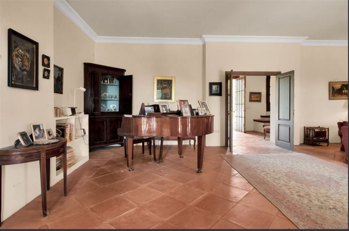 Image No.13-5 Bed Property for sale