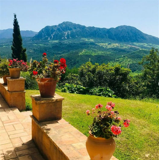 Image No.20-5 Bed Property for sale