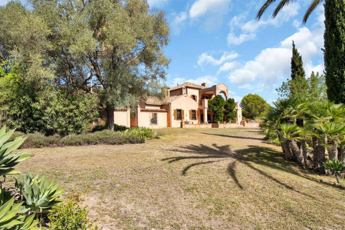 Image No.23-5 Bed Property for sale