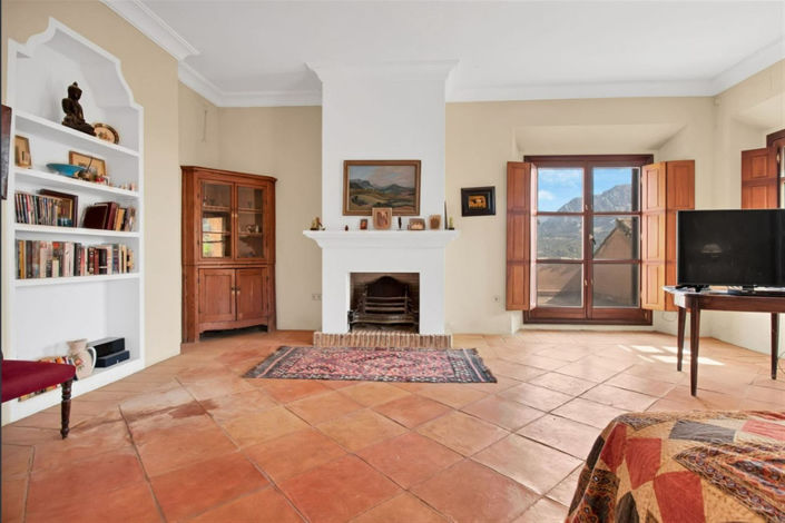 Image No.29-5 Bed Property for sale