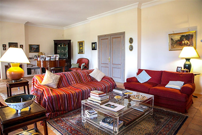 Image No.6-5 Bed Property for sale