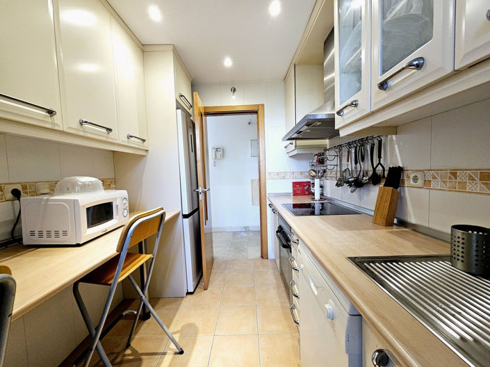 Image No.10-2 Bed Property for sale