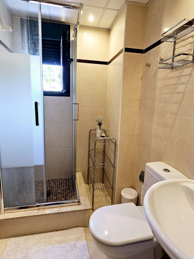 Image No.17-2 Bed Property for sale