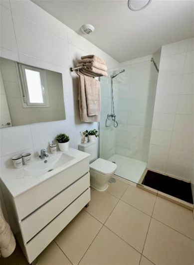 Image No.8-3 Bed Apartment for sale