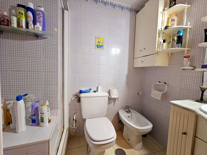 Image No.12-3 Bed Property for sale