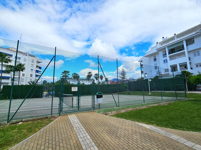 Image No.15-3 Bed Property for sale