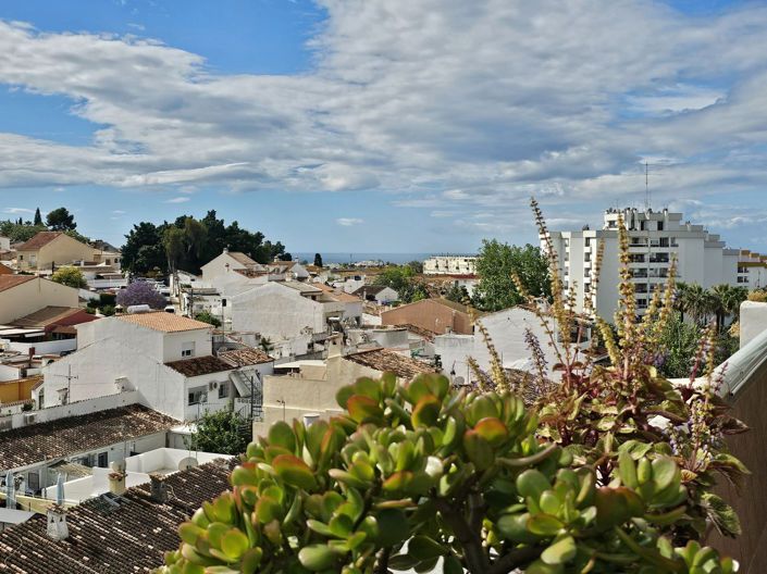 Image No.6-3 Bed Property for sale