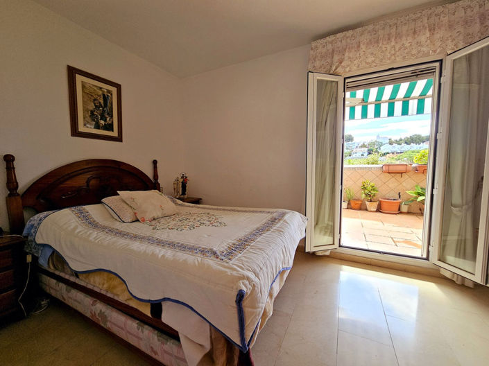 Image No.9-3 Bed Property for sale