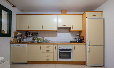 8-e64a9055bba3e77ac8aca3b893cdf826