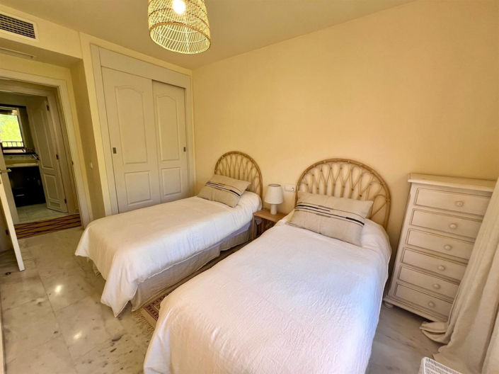 Image No.18-3 Bed Property for sale