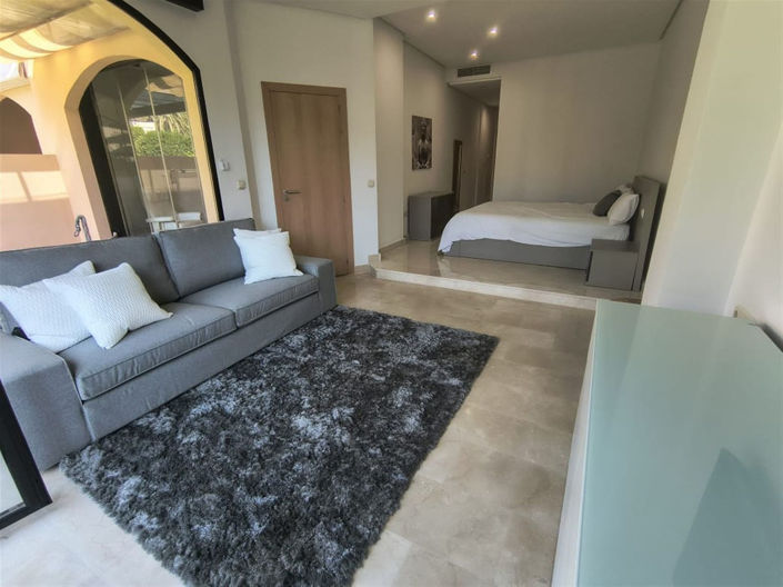 Image No.10-2 Bed Property for sale