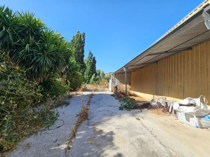 Image No.22-6 Bed Property for sale