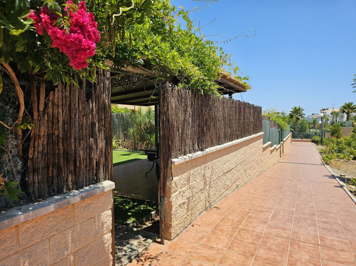 Image No.30-2 Bed Property for sale