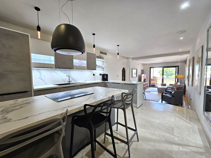 Image No.4-3 Bed Property for sale