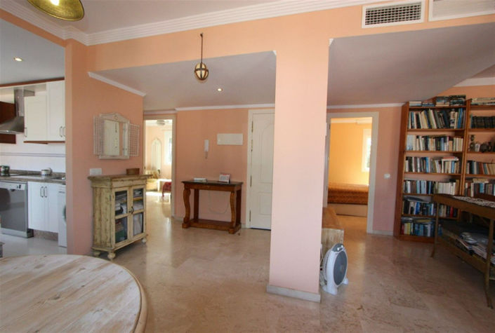 Image No.12-2 Bed Property for sale